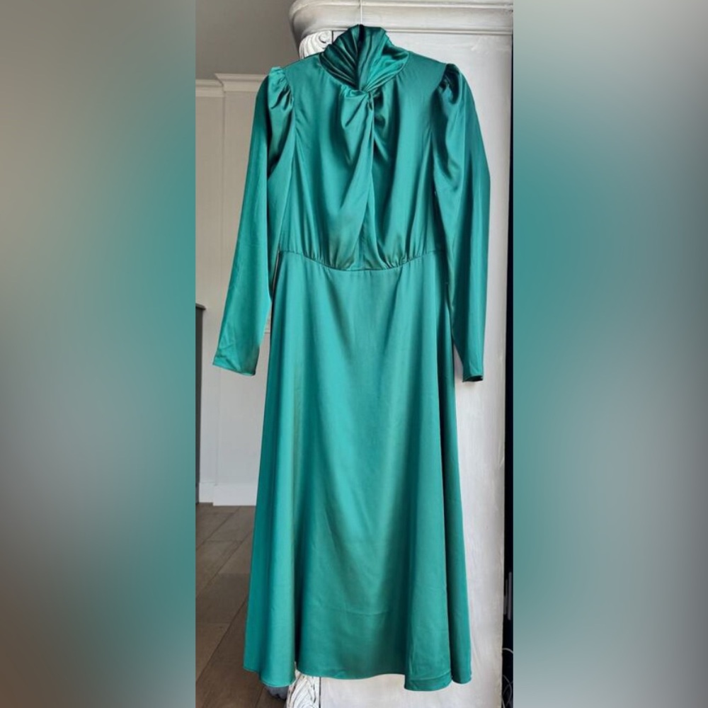 Alexia Admor Dress Sz 8 Women’s Green Satin Midi High Neck Long Sleeve NWT